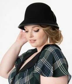 1930s & 1940s Unique Vintage Black Wool Bow Cloche Hat