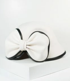Unique Vintage White Wool Bow Cloche Hat 1950s