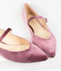 Demfon International (Chelsea Crew) 1950s Chelsea Crew Rose Velvet Prime Mary Jane Flats