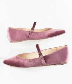 Demfon International (Chelsea Crew) 1950s Chelsea Crew Rose Velvet Prime Mary Jane Flats