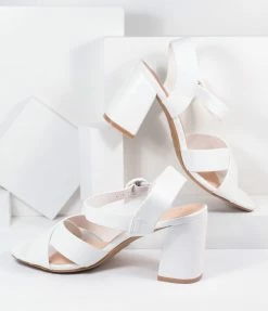 December Shoes White Crocodile Embossed Leatherette Heel Sandals 1960s