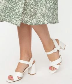 December Shoes White Crocodile Embossed Leatherette Heel Sandals 1960s