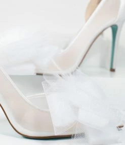 Betsey Johnson ( Steve Madden Daniel Friedman) Betsey Johnson Ivory Bow Bridal Heels Shoes