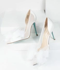 Betsey Johnson ( Steve Madden Daniel Friedman) Betsey Johnson Ivory Bow Bridal Heels Shoes