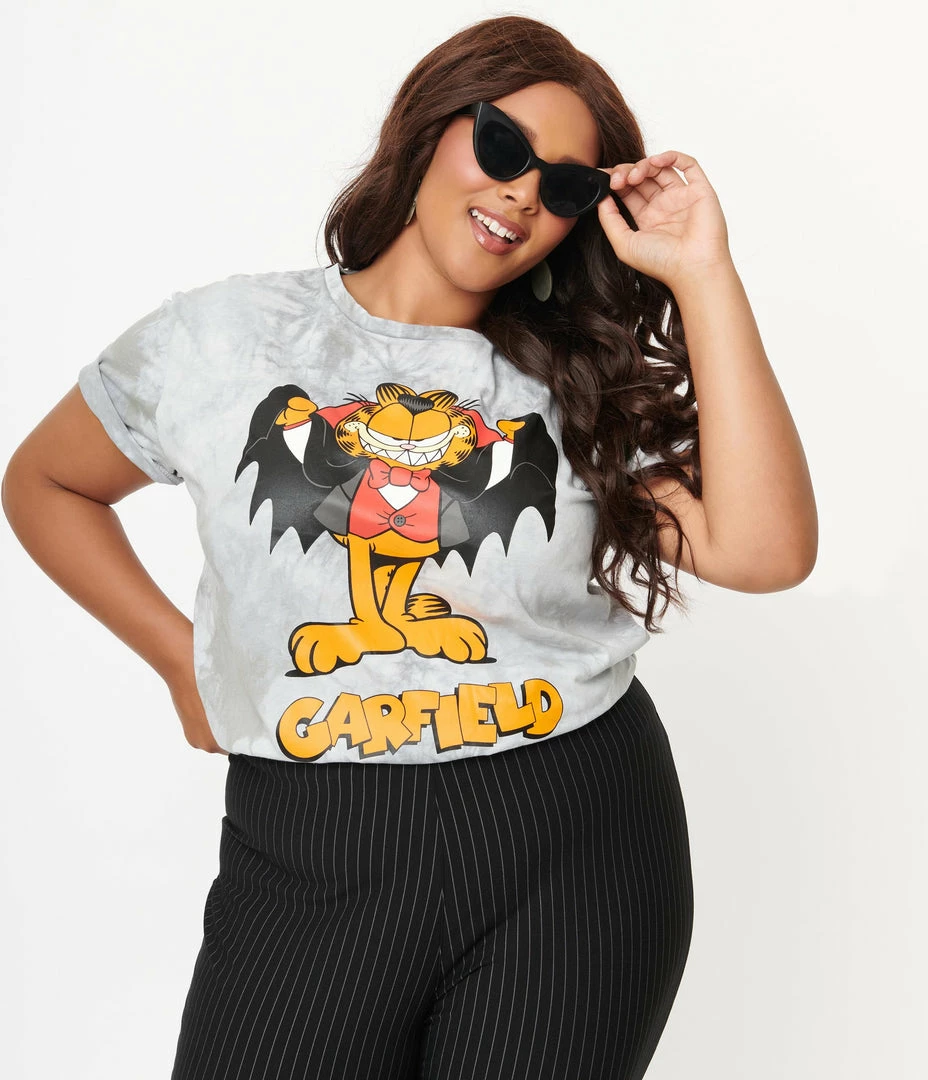 Cakeworthy Plus Size Dracula Garfield Graphic Unisex Tee