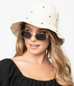 FAME Accessories Ivory & Black Star Embroidered Bucket Hat