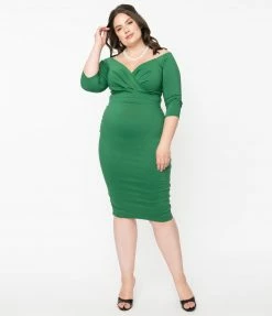 1950s Unique Vintage Plus Size Green Shailene Pencil Dress