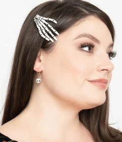 Alibaba (Jinhua Yuelin Industry And Trade Co Ltd) Skeleton Hands Hair Clips