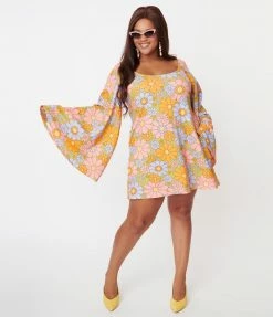 Smak Parlour Plus Size Avocado Green & Multicolor Daisy Downtown Scene Dress 1960s