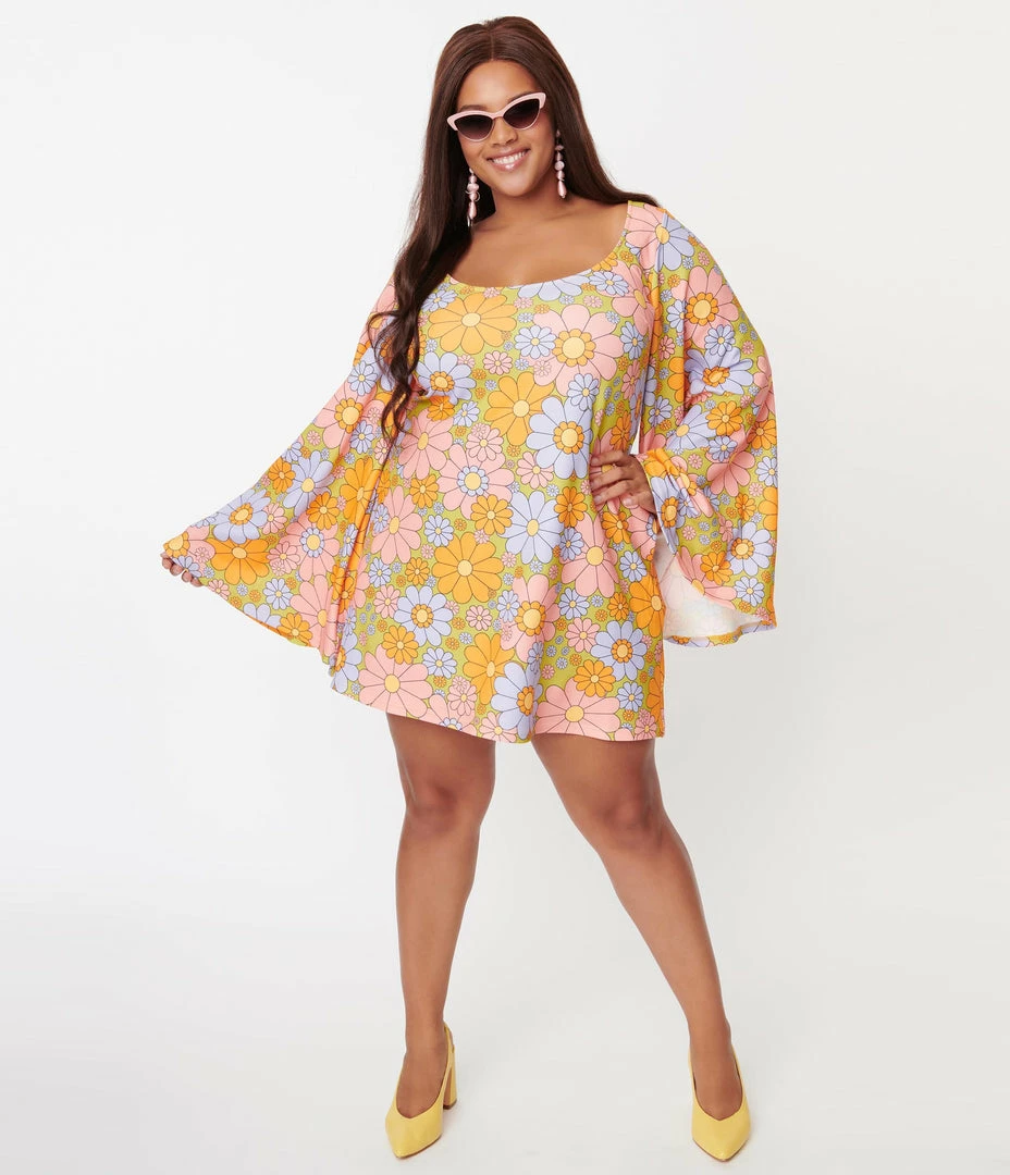 Smak Parlour Plus Size Avocado Green & Multicolor Daisy Downtown Scene Dress 1960s