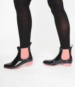 Shoe Shoe Train 1980s & 1990s Black & Pink Rain Boots