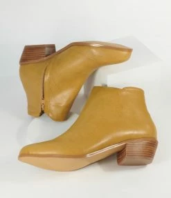 Cavort Int'l Inc (NYLA Shoes) 1970s Sand Tan Leatherette Winona Ankle Booties