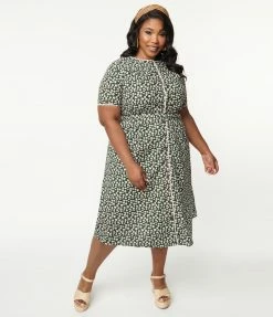 Lifestyle Group (UK) Ltd Plus Size Black & White Daisy Midi Dress