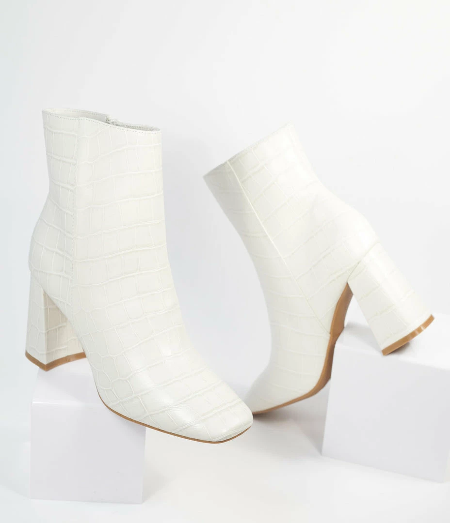 Joia 1970s White Crocodile Embossed Ankle Boots