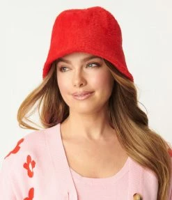 Q2 Red Fuzzy Knit Bucket Hat