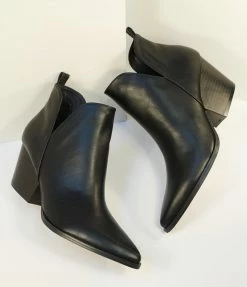 Joia 1970s Black Leatherette Side Cut Booties