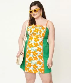 Smak Parlour Plus Size Green & Orange Floral Darling Daisy Mini Dress