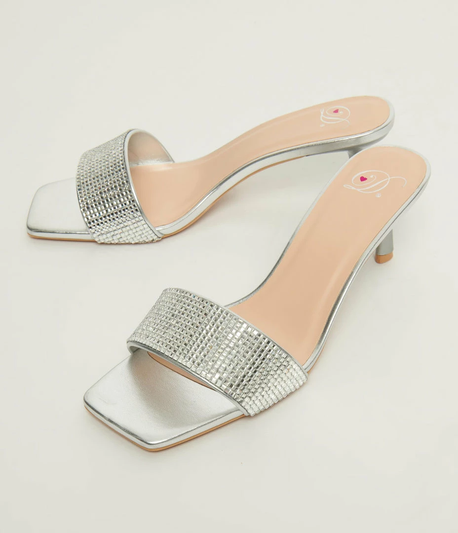 Fortune Dynamic 1960s Silver Gemstone Slip On Kitten Heels