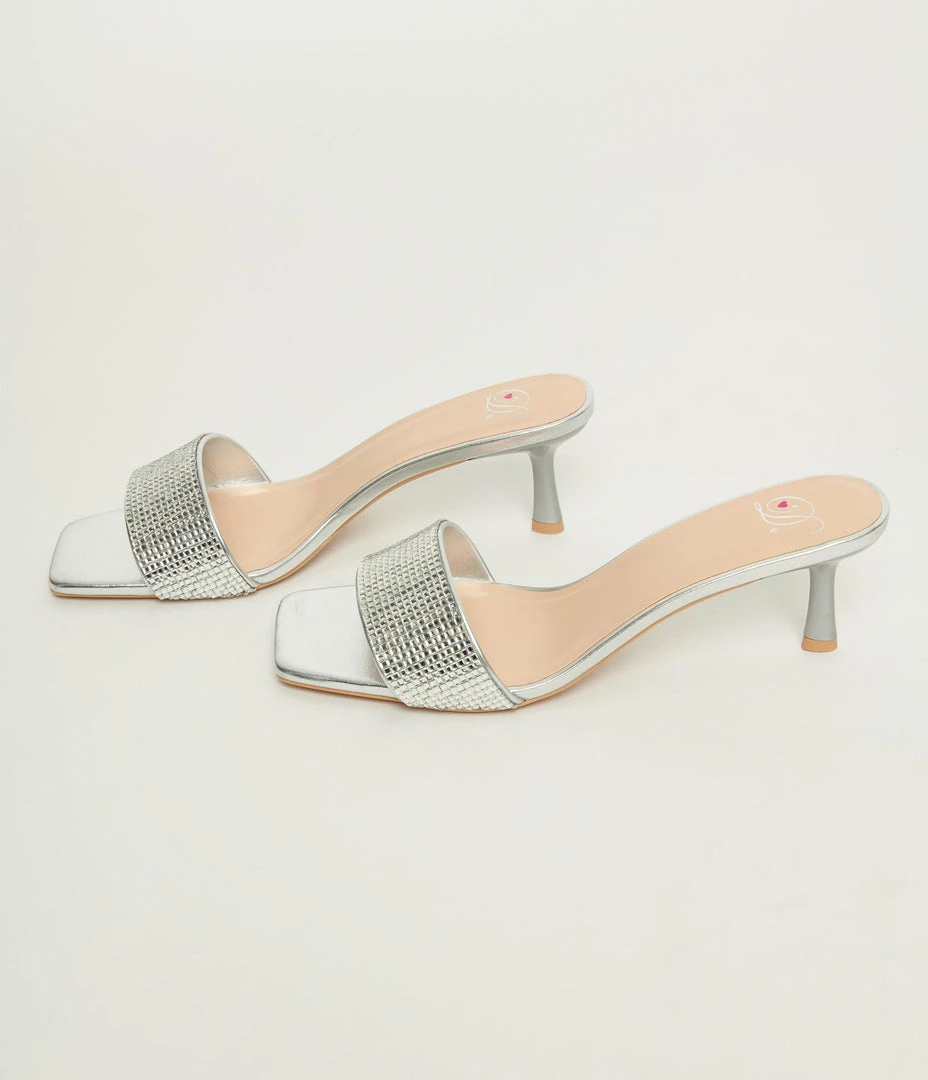 Fortune Dynamic 1960s Silver Gemstone Slip On Kitten Heels