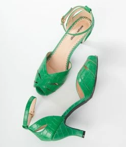 Unique Vintage Green Crocodile Peep Toe Heels