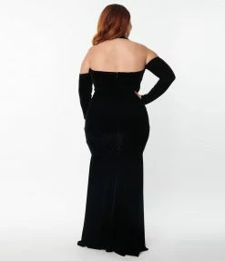 Unique Vintage Plus Size Black Velvet Elvira Gown Unique Vintage Brand