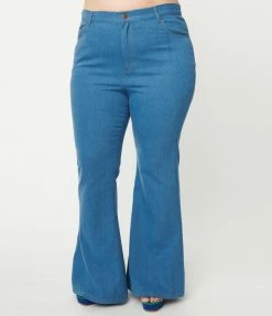 1970s Unique Vintage Plus Size Blue Denim Rainbow Embroidered Jeans