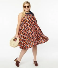 Smak Parlour Plus Size Navy & Red Chain Print Pleated Shift Dress