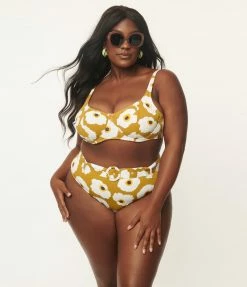 Swimwear Kingdom & State Plus Size Olive & White Poppy Swim Top