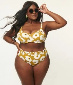 Swimwear Kingdom & State Plus Size Olive & White Poppy Swim Top