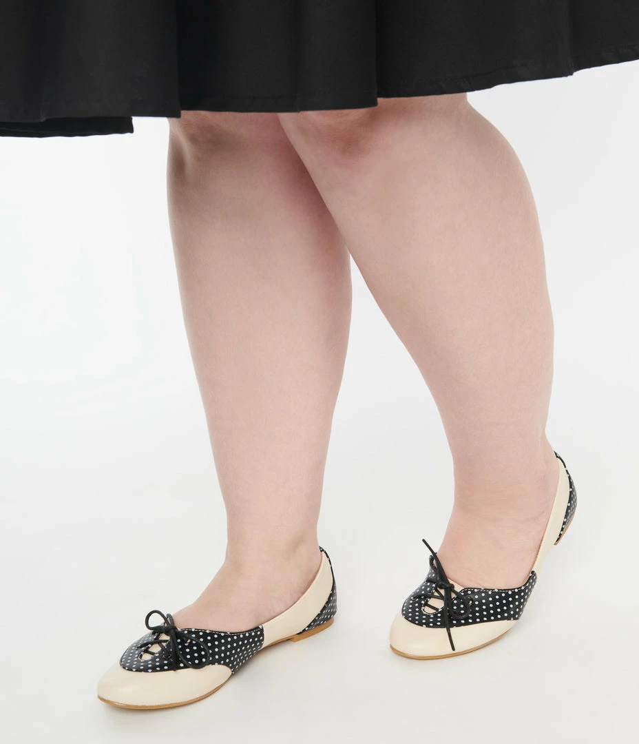 Lifestyle Group (UK) Ltd Cream & Black Dotted Spectator Saddle Flats 1950s