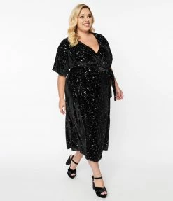 Unique Vintage Plus Size Black Velvet & Star Print Wrap Midi Dress
