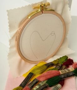 Finelines (MCREATIVEJ) Heart Cactus Embroidery Kit