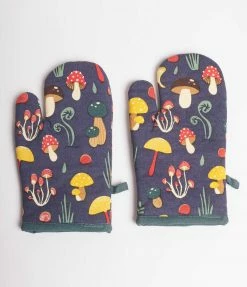 Faire (Streamline) Accessories Navy & Mushroom Oven Mitt Set