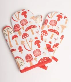 Faire (Streamline) White & Red Mushrooms Oven Mitt Set