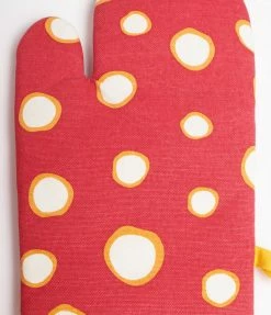 Faire (Streamline) Red & White Polka Dot Oven Mitt Set Accessories