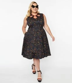 Lifestyle Group (UK) Ltd 1950s Plus Size Black & All Hallows Print Swing Dress