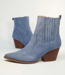 Qupid 1970s Blue Suede Booties