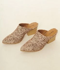 Qupid Cream & Brown Cheetah Suede Mule Heels 1970s