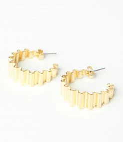 FAME Accessories Golden Wavy Hoop Earring