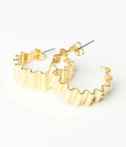 FAME Accessories Golden Wavy Hoop Earring